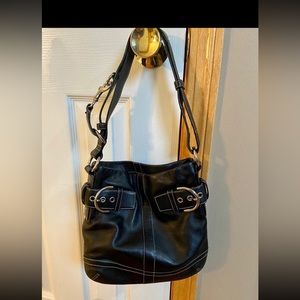 Like new black coach shoulder bag